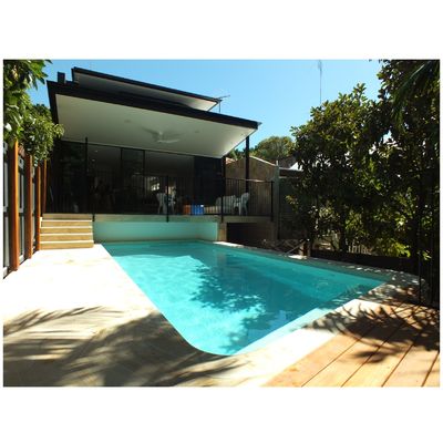 Mosaico de vidro de cristal iridiscente para piscina Folha tamanho 306x306MM Família de cor azul